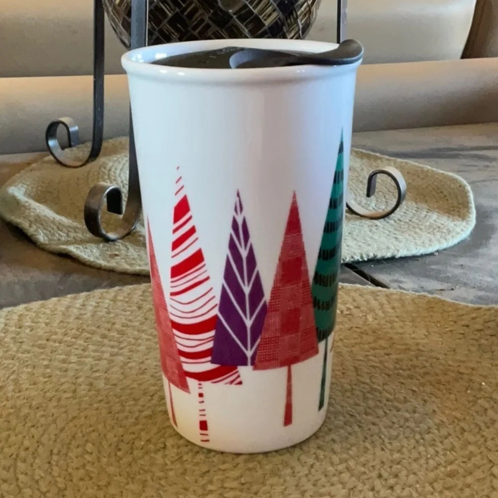 Starbucks travel mug. 2017 Christmas with lid. 11oz